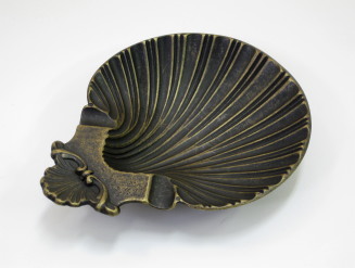 シェル灰皿(古色)